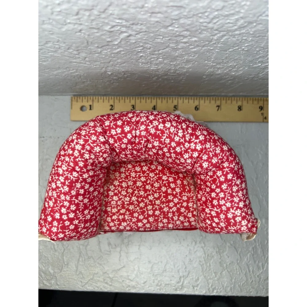 Handmade 8x4in Dollhouse Furniture Set Unisex OS Red/White Good Floral Lace Trim